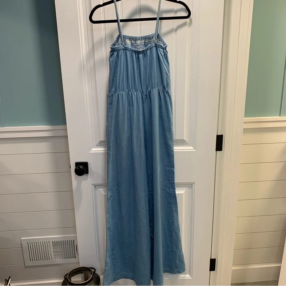 Small. Thin blue jean/ chambray jumpsuit. Embroidered top. - Picture 3 of 14